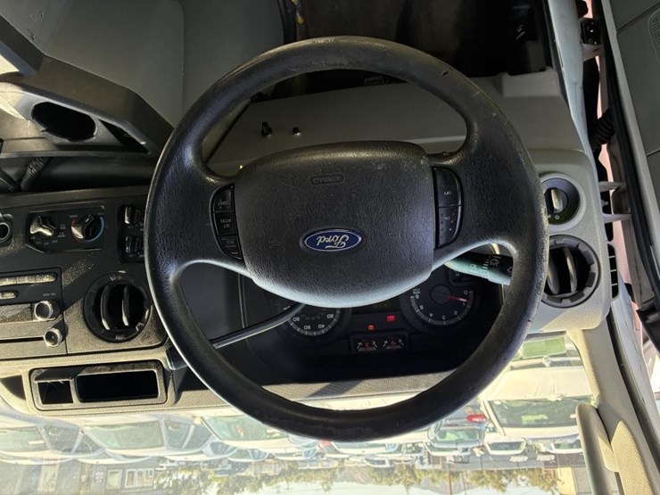 2013-ford-e350-sd-image-14