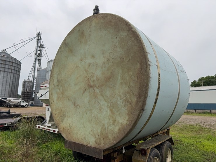 5500-gal-poly-tank-image-3