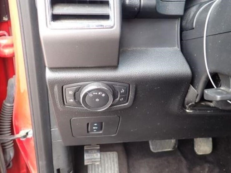 2016-ford-f150-image-16