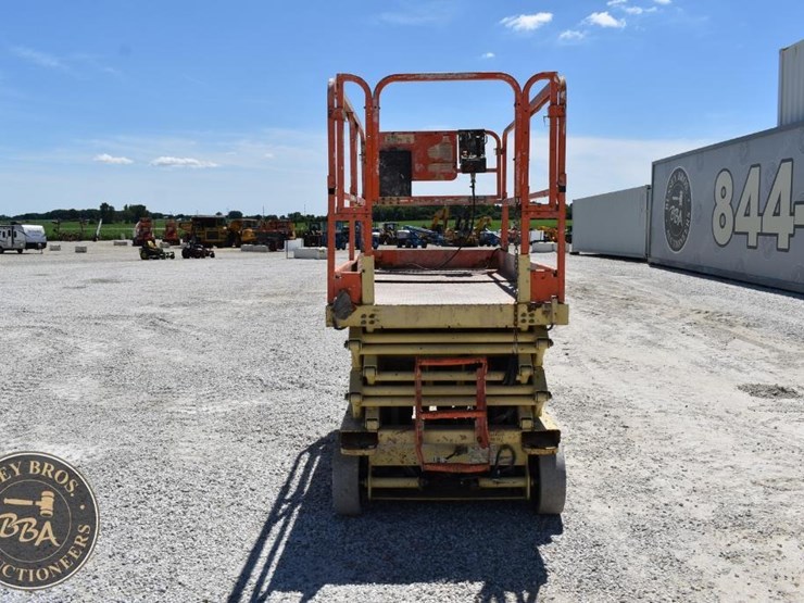 2000-jlg-2646e2-image-4