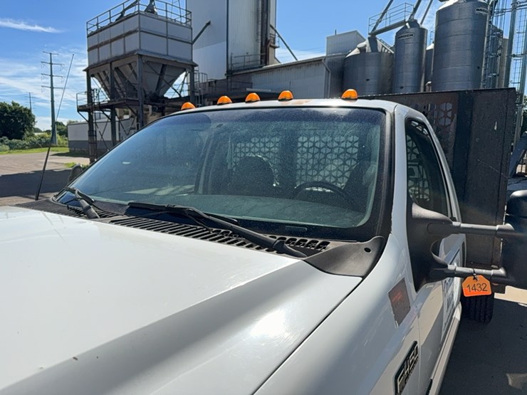 2003-ford-f450-image-28