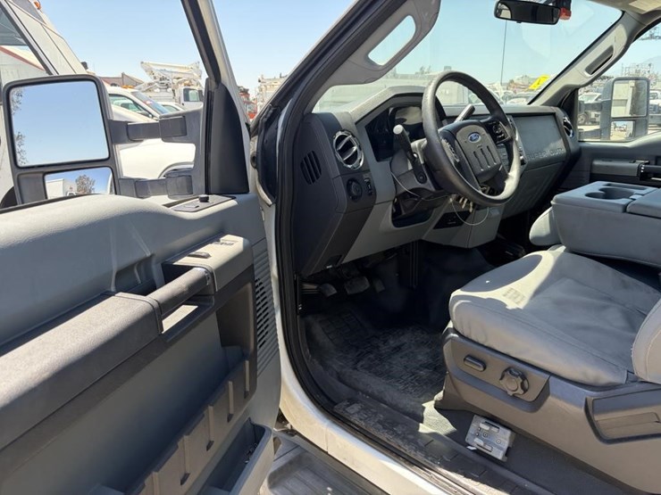 2011-ford-f250-image-13