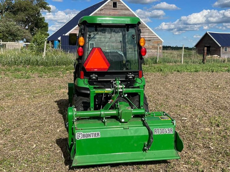 2025-john-deere-2025r-image-7