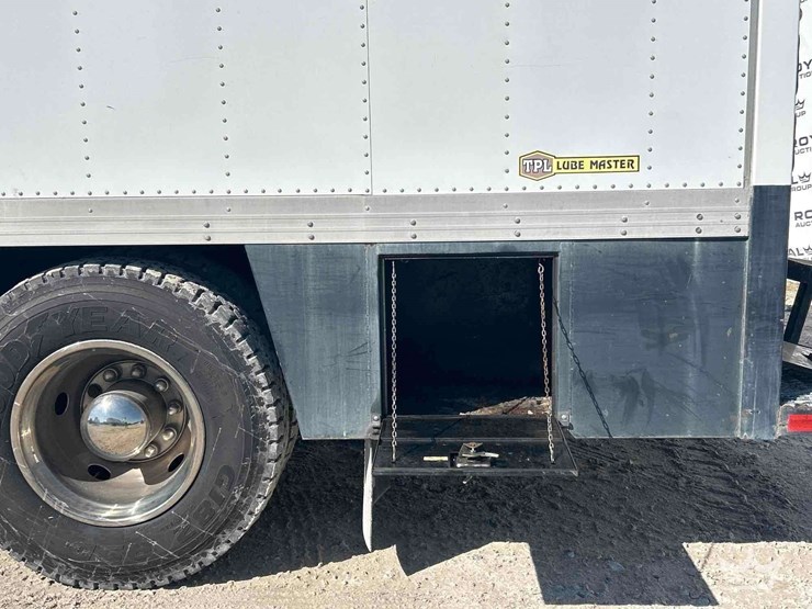 2008-ford-f750-image-33