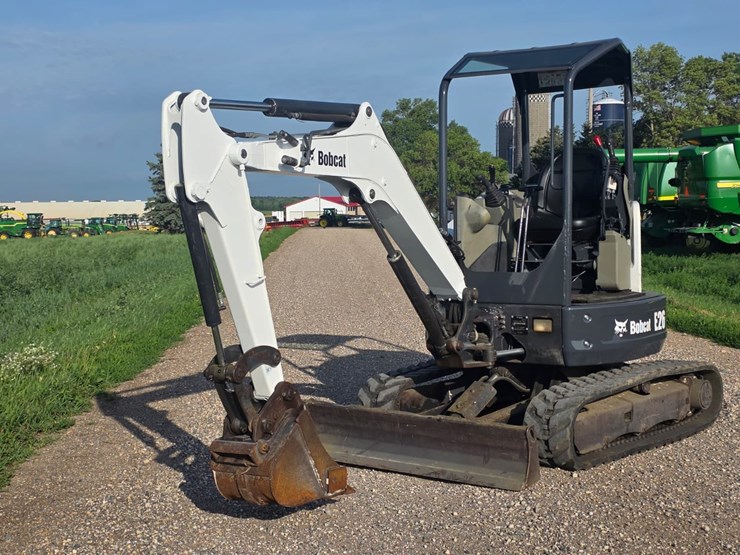 bobcat-e26-image-2