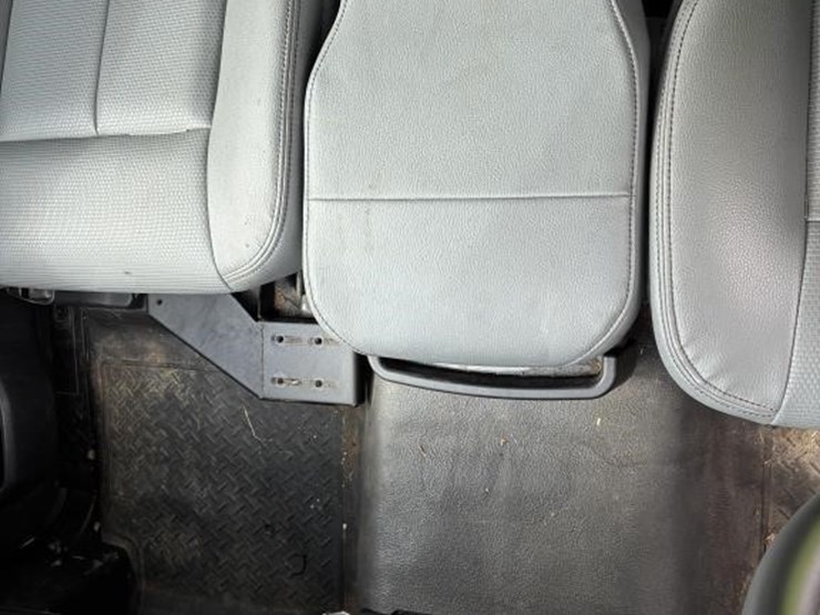 2011-ford-f150-image-17