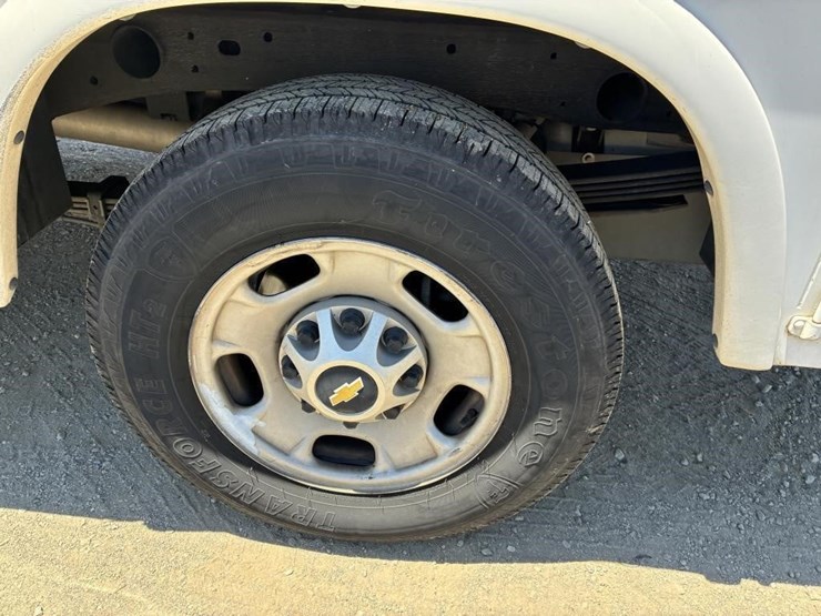 2011-chevrolet-silverado-2500-image-6