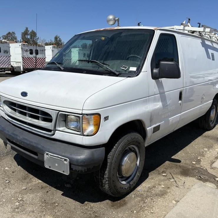 2002 FORD E350
