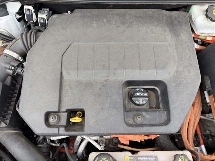 2015-chevrolet-volt-hybrid-sedan-image-14
