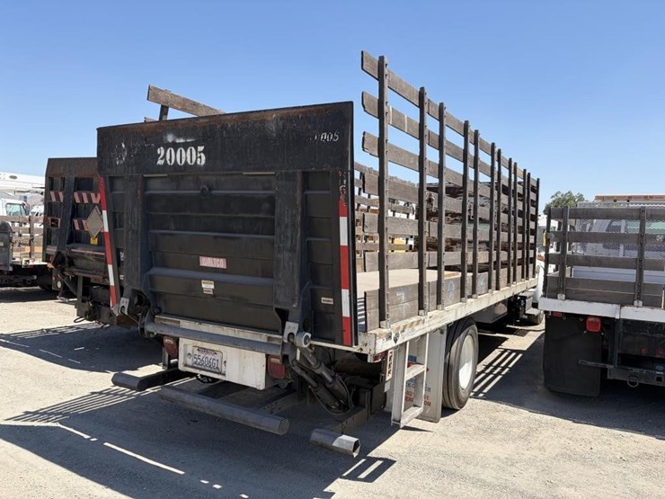 2012-ford-f650-image-3