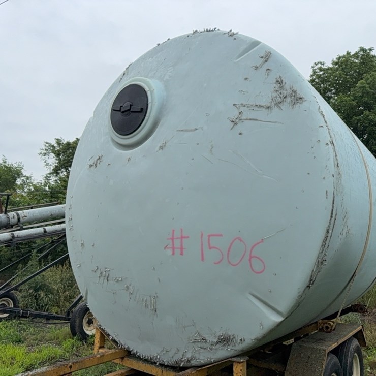 5500 gal poly tank