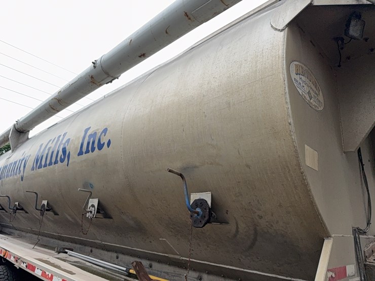 2010-kenworth-bulk-feed-truck-image-22