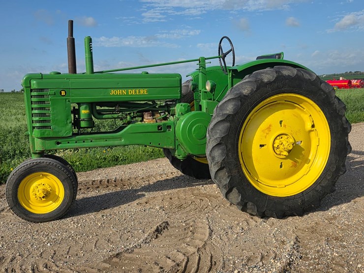 john-deere-b-image-3