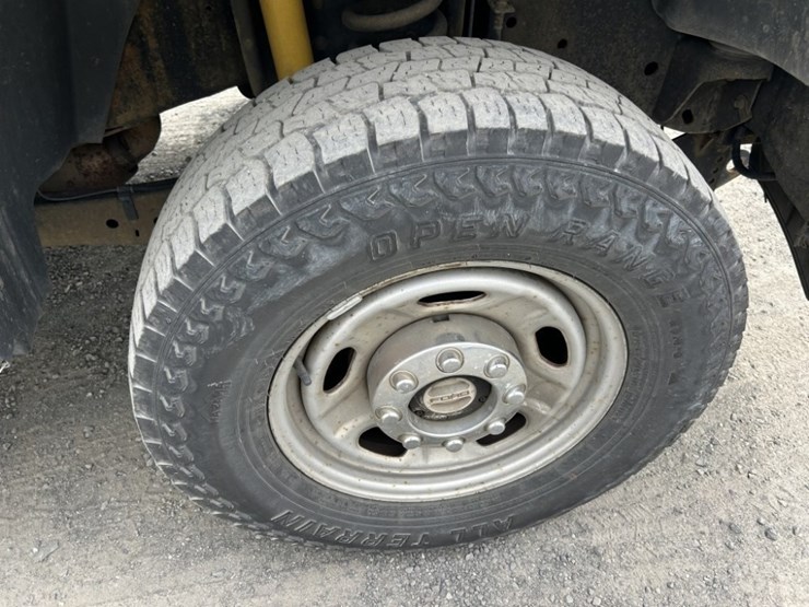 2010-ford-f250-xl-image-13
