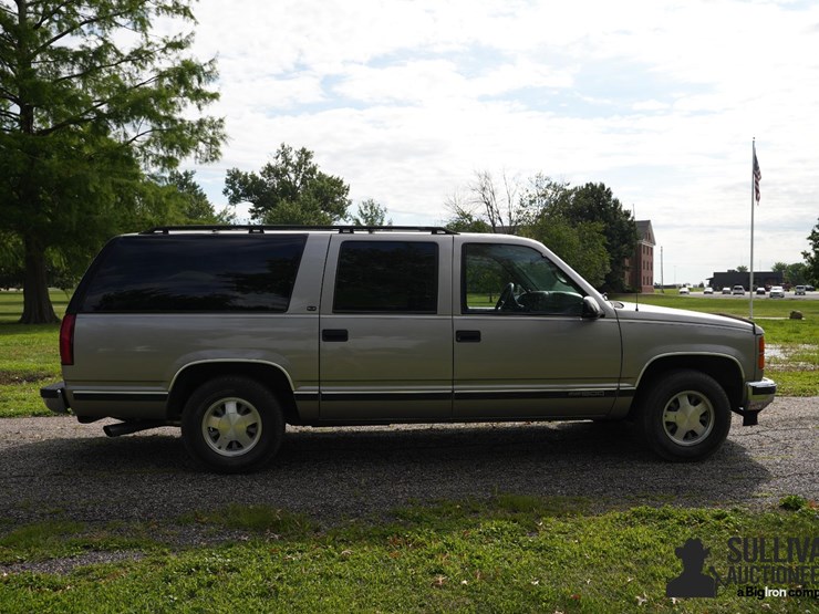 1999-gmc-suburban-image-4