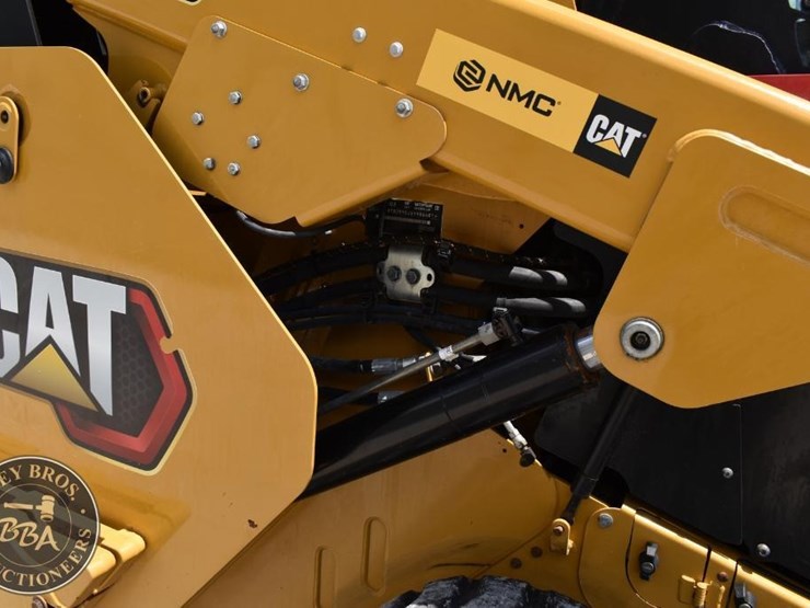2022-caterpillar-299d3-image-43