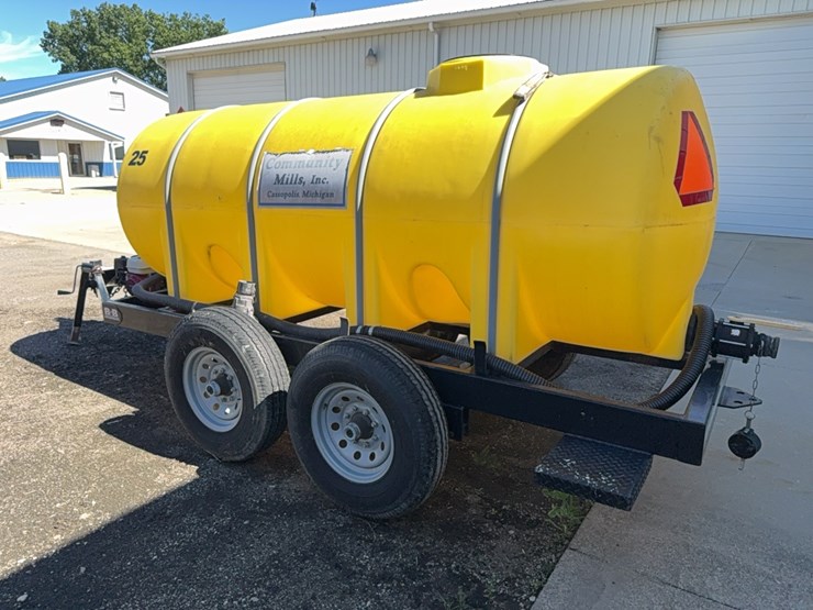 1000-gal-poly-nurse-trailer-image-5