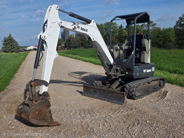 bobcat-e26-image-2