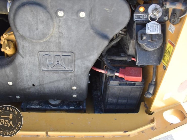 2023-caterpillar-299d3-image-41