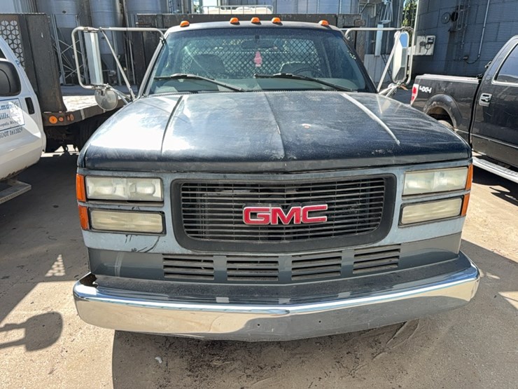 2001-gmc-3500-image-2