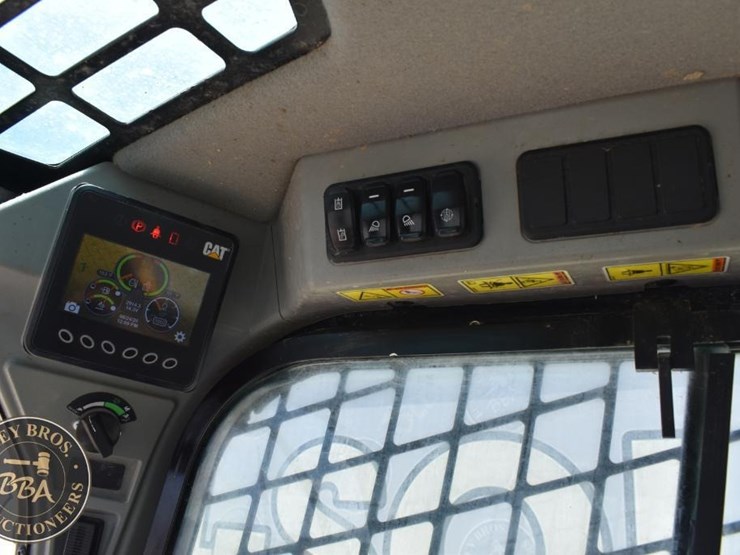 2023-caterpillar-299d3-image-51