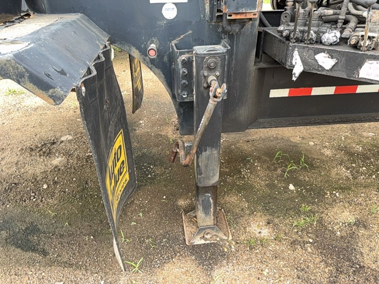2010-behnke-b&b-dry-fert-trailer-image-7