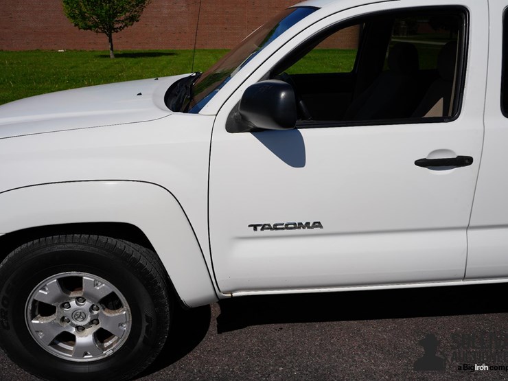 2006-toyota-tacoma-image-15
