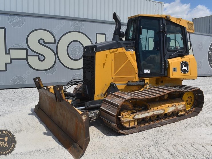 2022-deere-650k-lgp-image-3