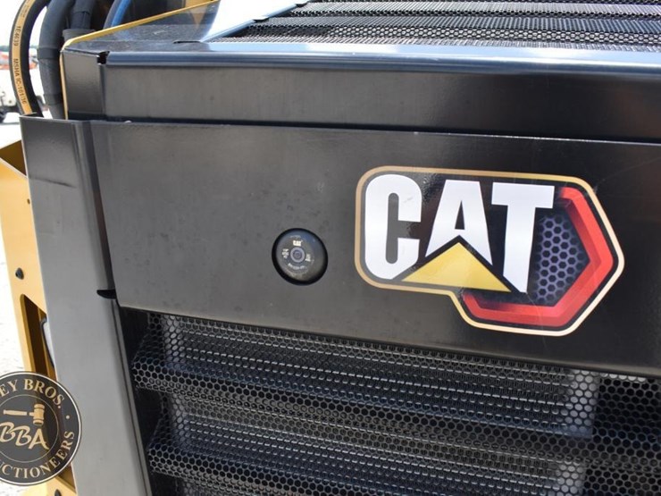 2023-caterpillar-242d3-image-26