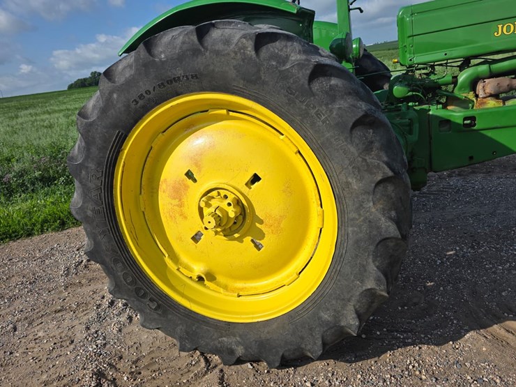 john-deere-b-image-16