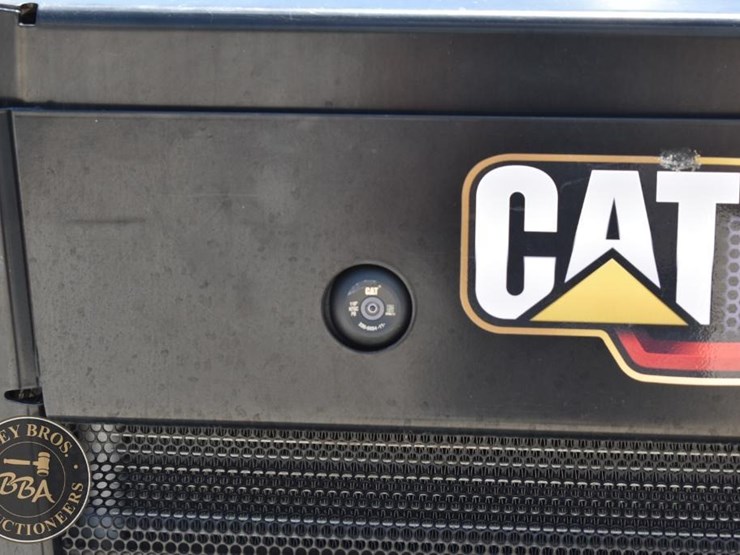2023-caterpillar-242d3-image-31