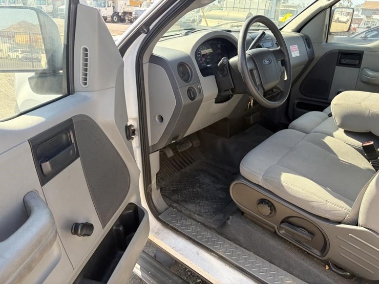 2005-ford-f150-image-13