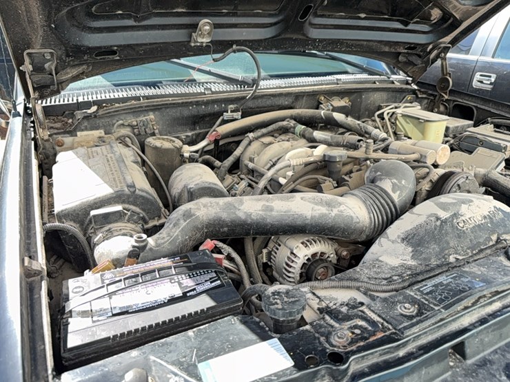 2001-gmc-3500-image-17