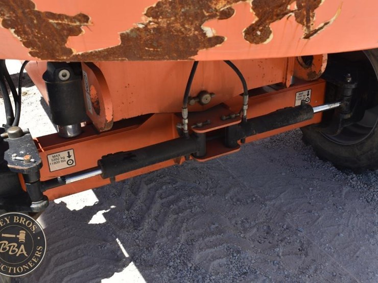 2015-jlg-600s-image-15