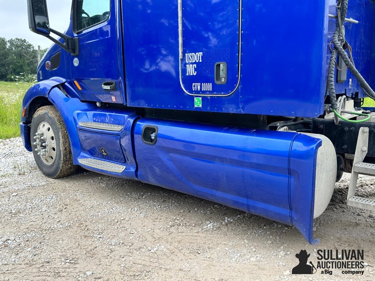 2020-peterbilt-579-image-19