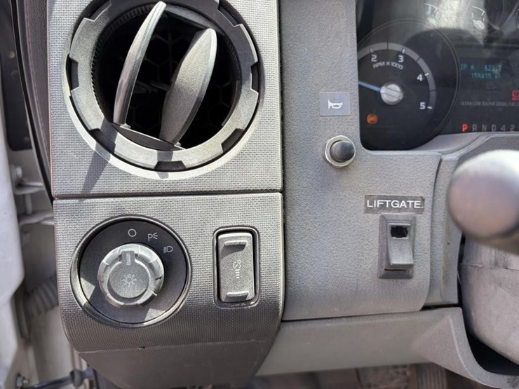 2012-ford-f650-image-23