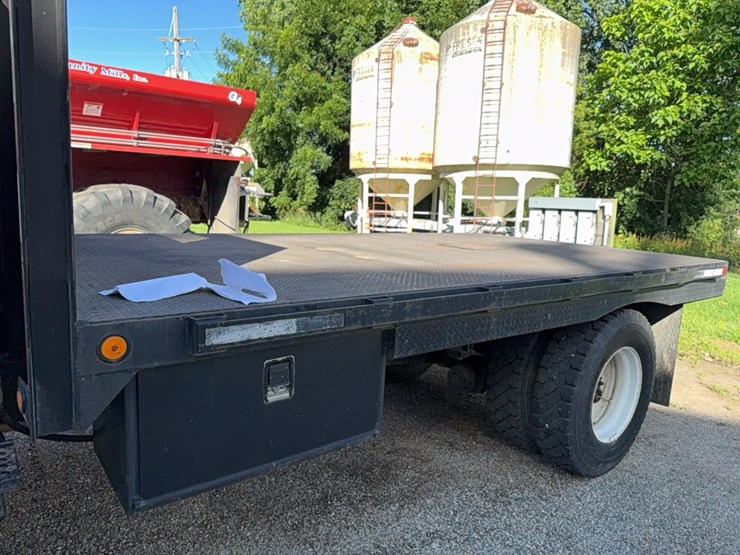2005-ford-f750-image-10