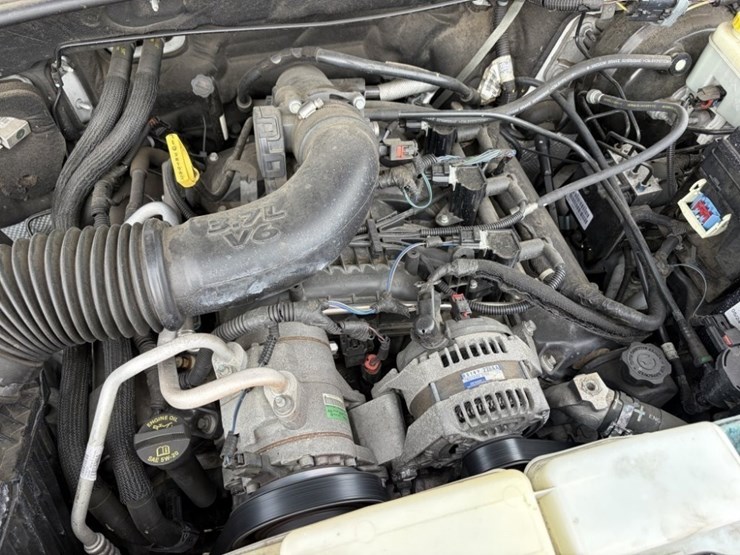 2012-jeep-liberty-image-12
