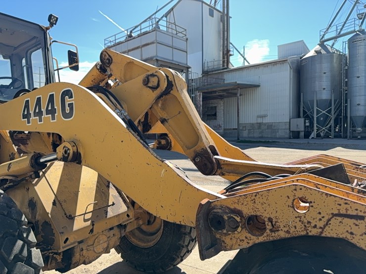 jd-444g-end-loader-image-12