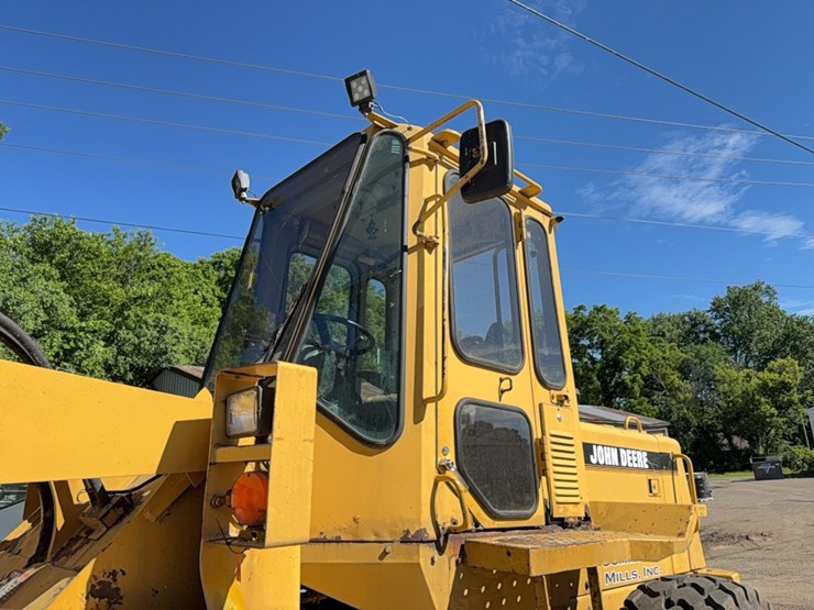 jd-444g-end-loader-image-24
