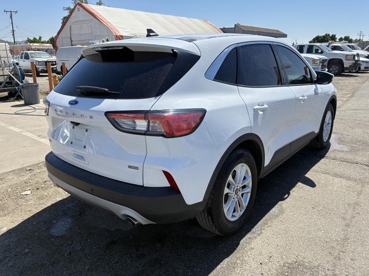 2021-ford-escape-image-3