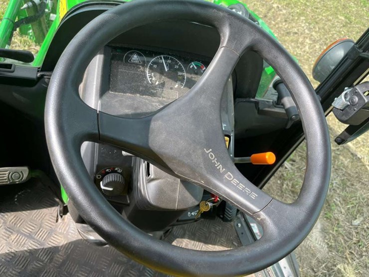 2025-john-deere-2025r-image-25