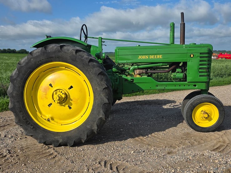 john-deere-b-image-8