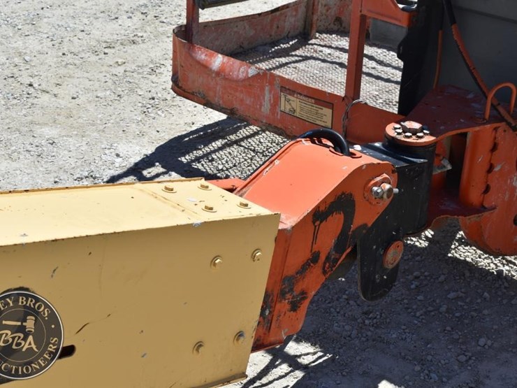 2005-jlg-400s-image-21