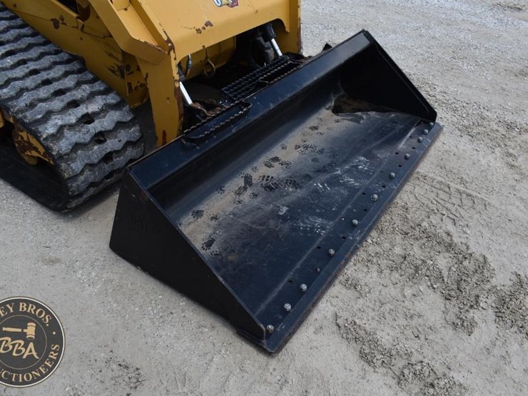 2022-caterpillar-299d3-image-20