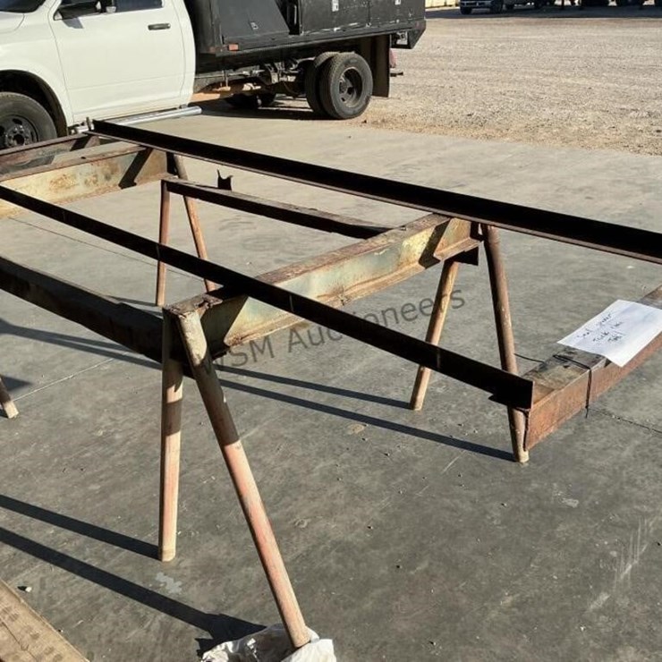 SMALL SPREADER TRUCK CHAIN TABLE