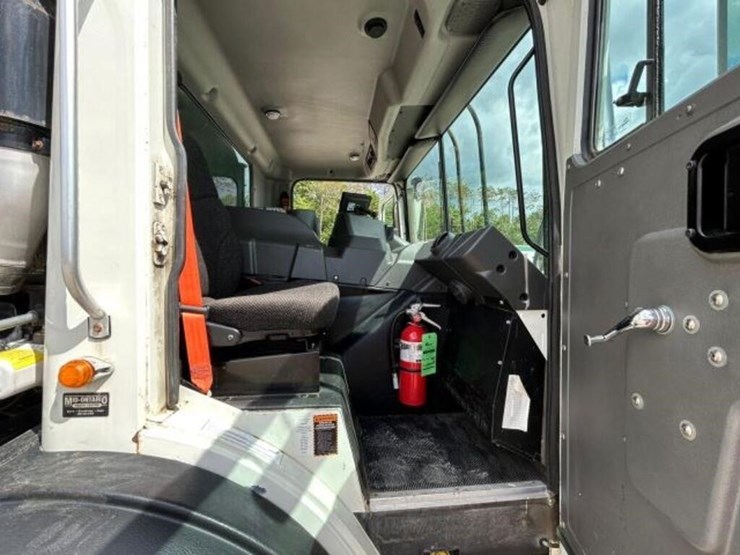 2020-mack-terrapro-tri/a-garbage-truck-1m2te1gc0lm-image-29