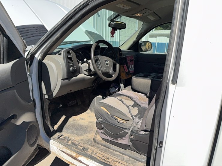 2008-chevrolet-2500-image-21