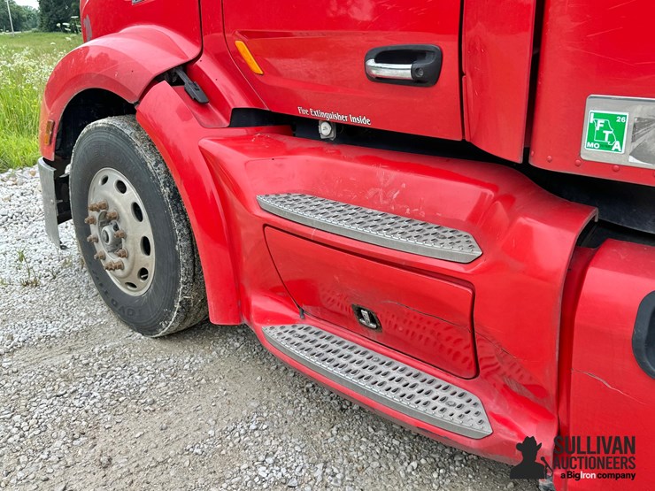 2013-peterbilt-579-image-19