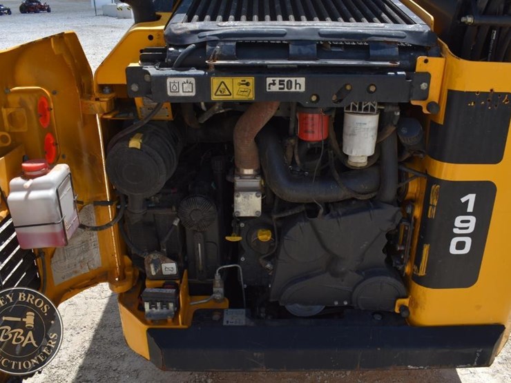 2014-jcb-190-image-23